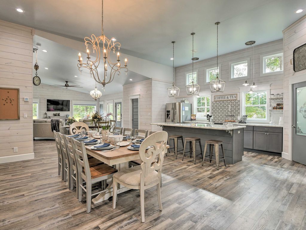 Resort Feel Home, Close to Beach, Covered Patio/Pool/Spa/Outdoor Fireplace