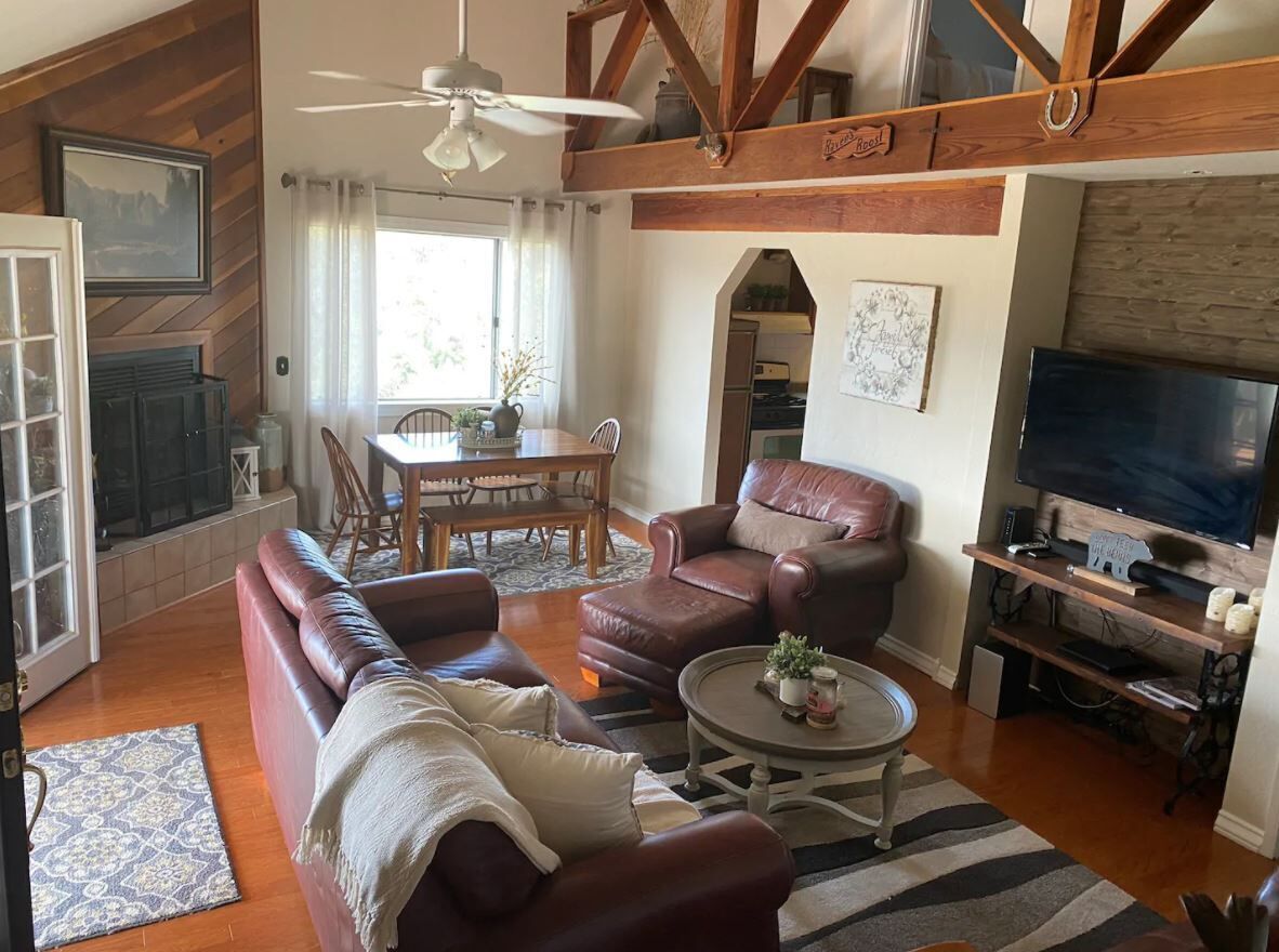 Cabin with Lake View -Upgraded Solar - Offgrid