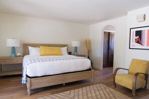 Habitación Deluxe, 1 cama de matrimonio grande | Minibar, wifi gratis, ropa de cama