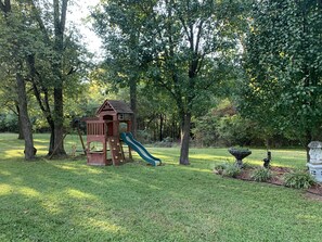Children's area - Beautiful, secluded ranch home with 3 bdrm and 2 ba (Hugo)