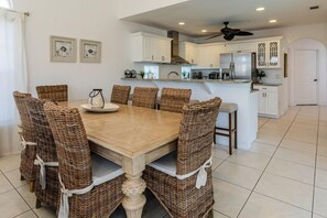 Dining - Lovely 2 story Spanish Colonial with pool and spa (Marco Island)