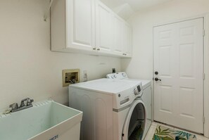 Unclassified image, 3 of 21, button - Lovely 2 story Spanish Colonial with pool and spa (Marco Island)