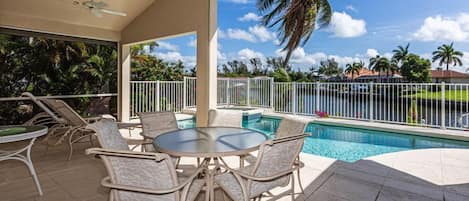 Piscine extérieure, piscine chauffée