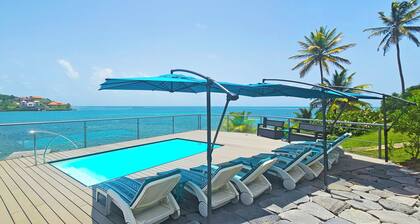 3-bedroom villa with waterfront pool and private pontoon