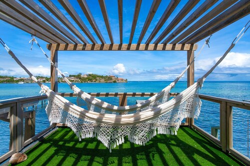 3-bedroom villa with waterfront pool and private pontoon