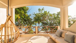 Deluxe King Suite Ocean View | 露台