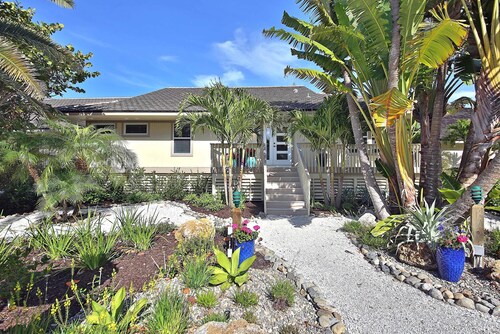 South Seas Homes of Distinction Beach Home 7