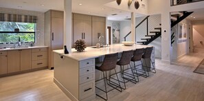 Maison, Plusieurs lits, piscine privée, vue sur l’océan | Cuisine privée | Réfrigérateur, four à micro-ondes, surface de cuisson, lave-vaisselle