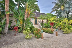 Property grounds - South Seas Homes of Distinction Beach Home 13 Four Bedroom + Loft (Captiva)