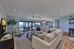 House, Multiple Beds, Private Pool, Ocean View | Living room