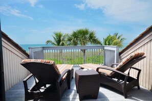Ferienhaus, Mehrere Betten, eigener Pool, Meerblick | Balkon