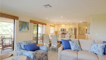 House, Multiple Beds, Private Pool, Ocean View | Living room