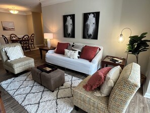 TV, offices - Corporate Fully Furnished 2 br/2ba Apt with sunroom in Alpharetta (Alpharetta)