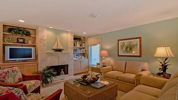 House, Multiple Beds, Private Pool, Ocean View | Living room | TV