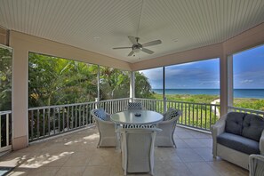 Huis, Meerdere bedden, privézwembad, uitzicht op zee | Balkon