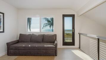 Casa, diversos llits, piscina privada, vistes a l'oceà | Sala d'estar | Televisor