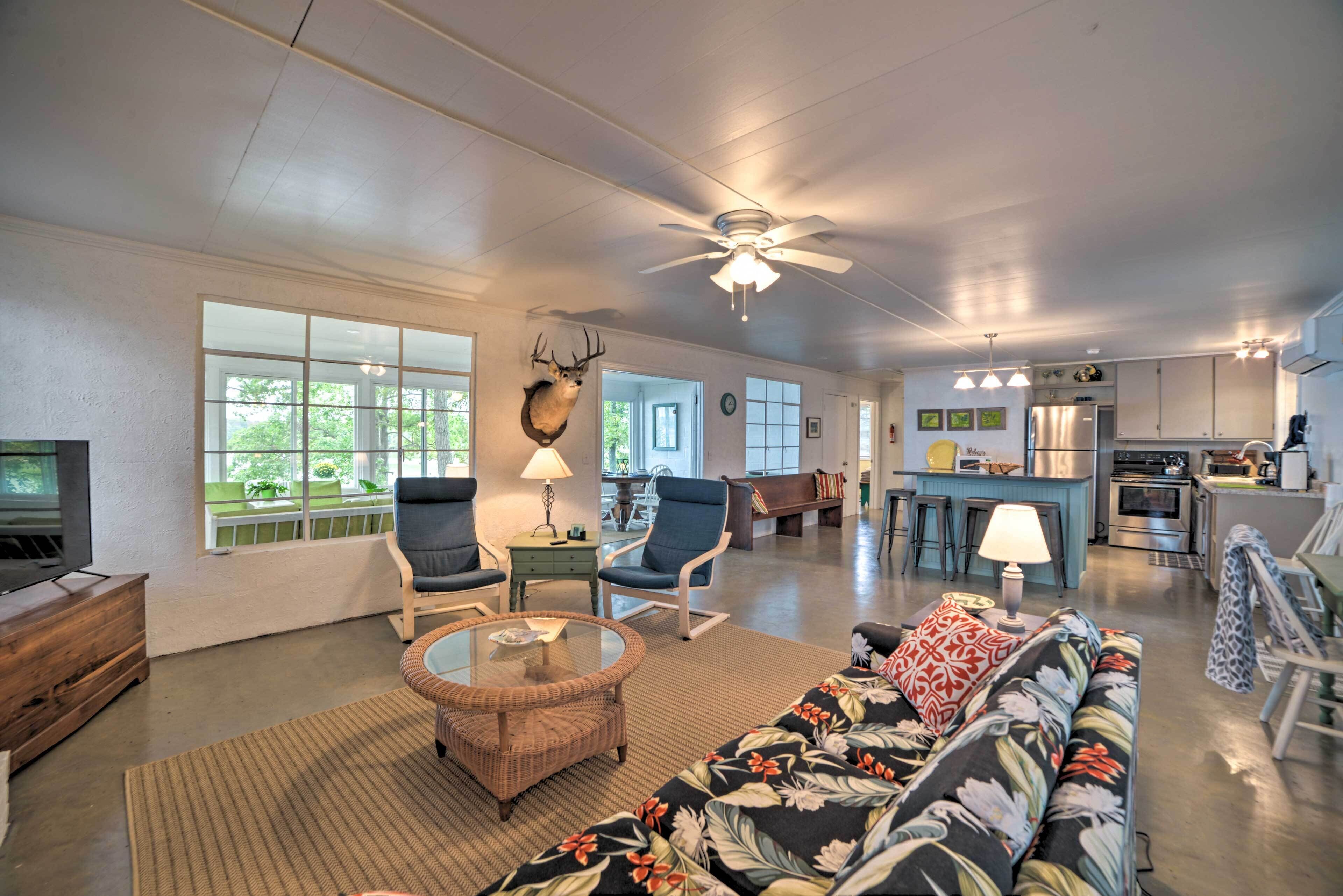 Kentucky Lake Cabin w/Private Dock + Fire Pit