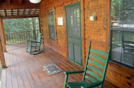 Terrace/patio. 2 bedroom 1 bath cabin