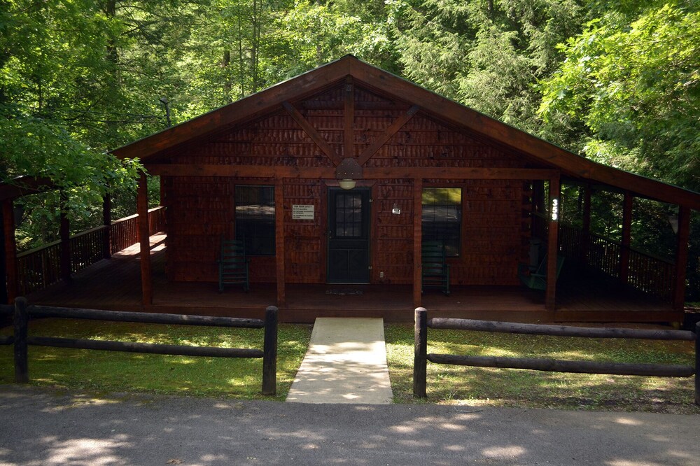 2 bedroom 1 bath cabin