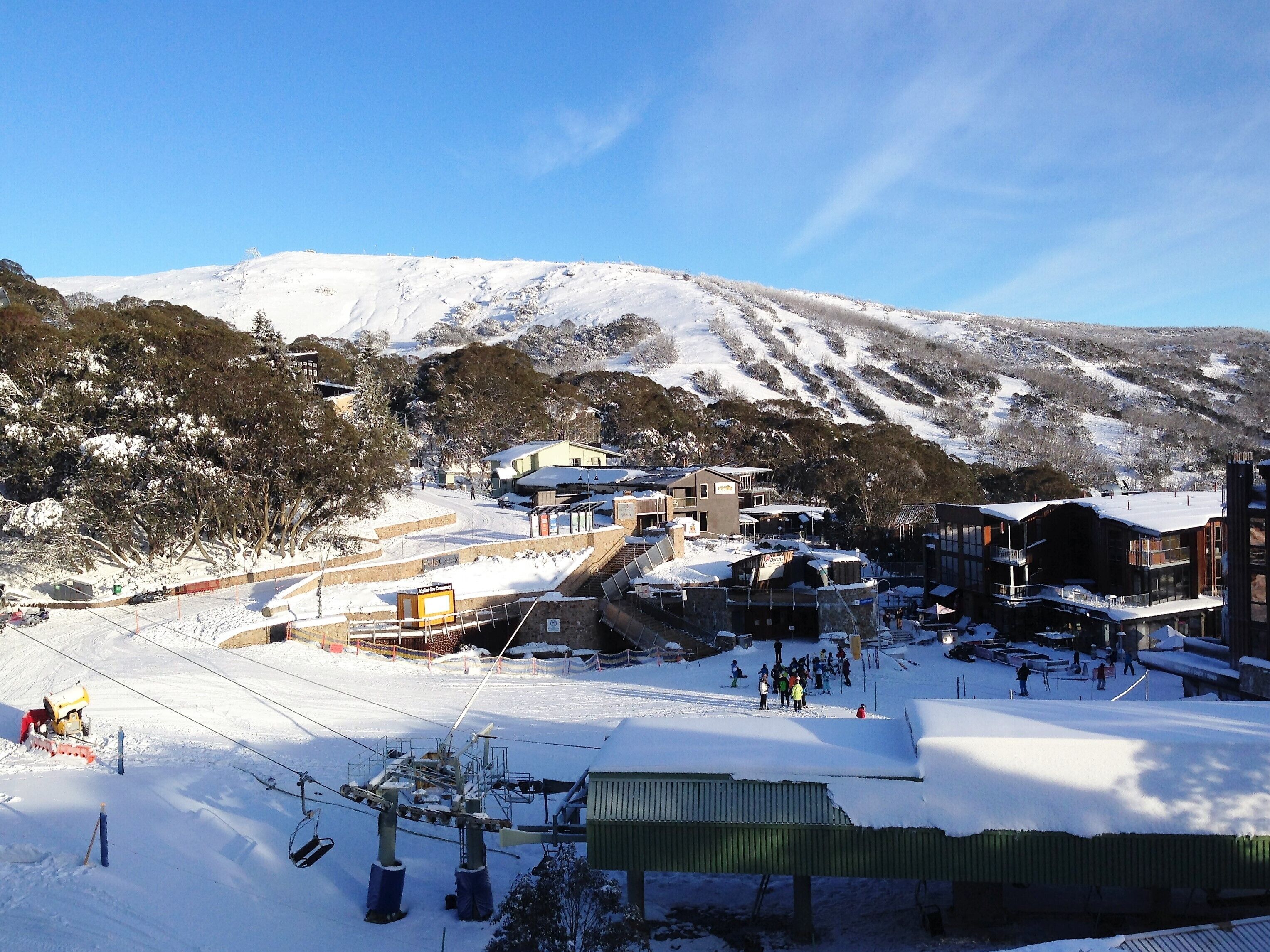 Les Chalets 8 - Fantastic location — image 2