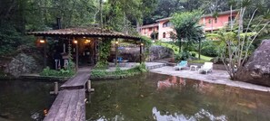 المنطقة المحيطة بالمنشأ�ة