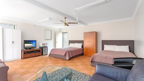 4 bedrooms, iron/ironing board, bed sheets