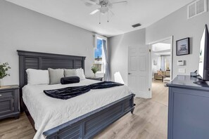 4 bedrooms, iron/ironing board, free WiFi, bed sheets