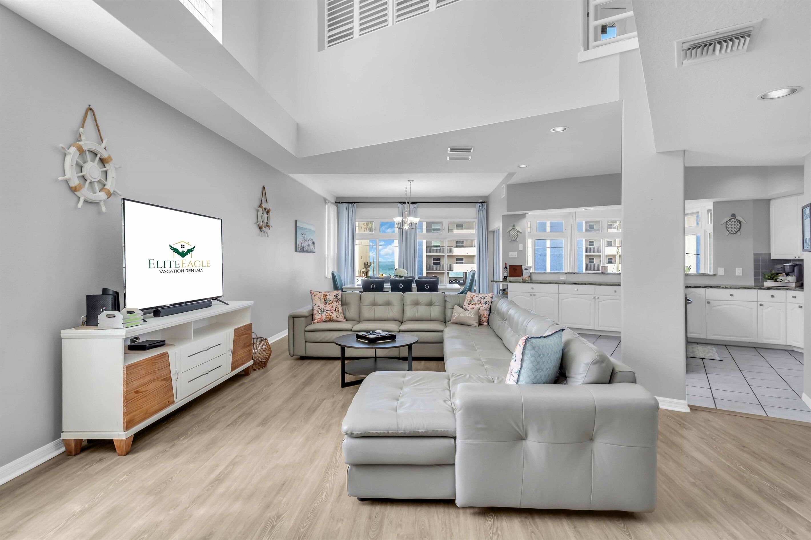 Smart-tv en een tafeltennistafel