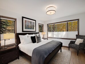 House | 5 bedrooms, free WiFi