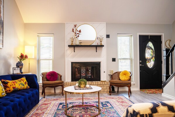 Smart TV, fireplace, Hulu, DVD player