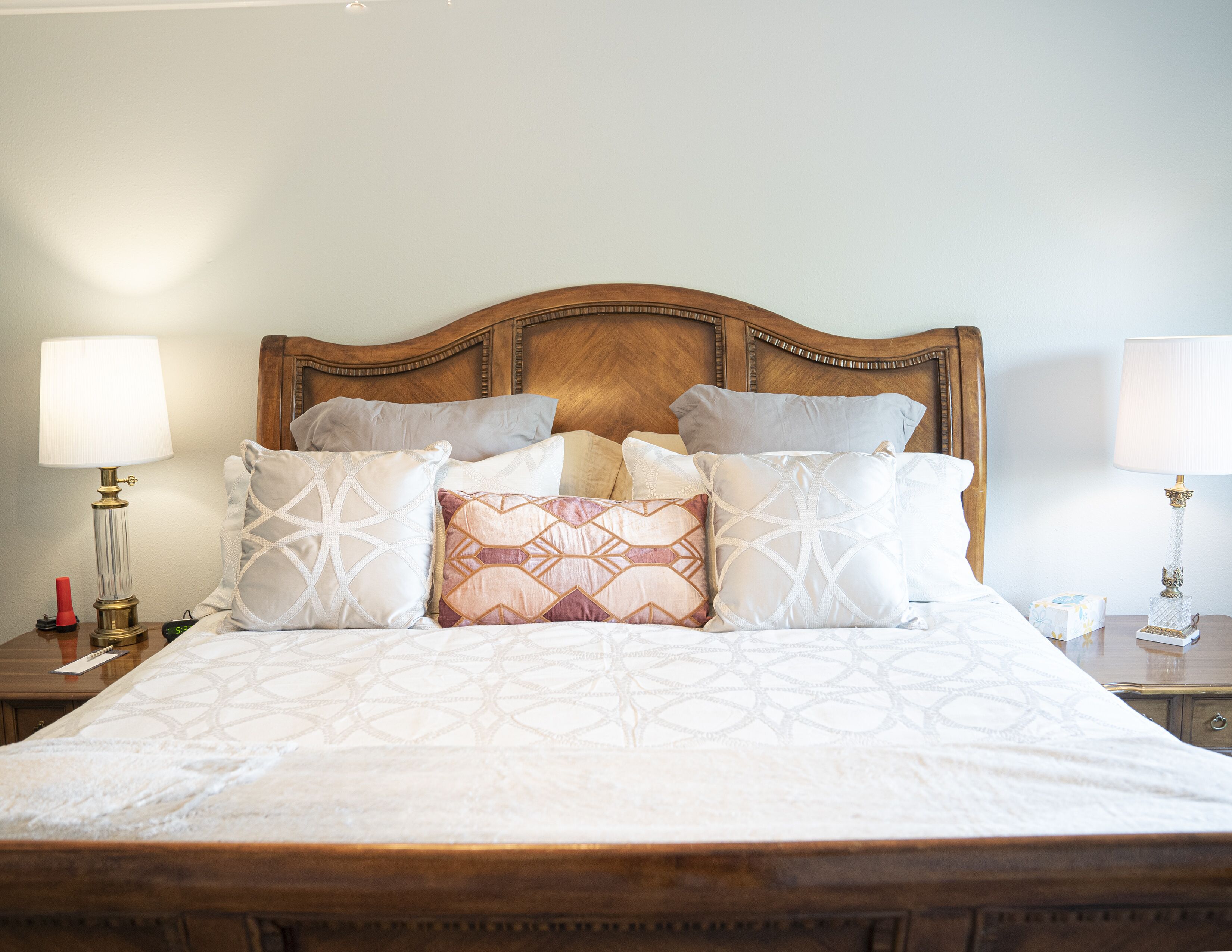 Amarillo Home >3BR/ 2BA, RV space, garage, yard, fireplace, fire pit.