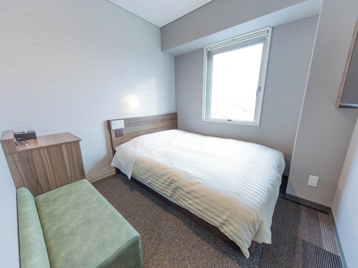 办公桌、笔记本电脑工作区、隔音、免费 WiFi