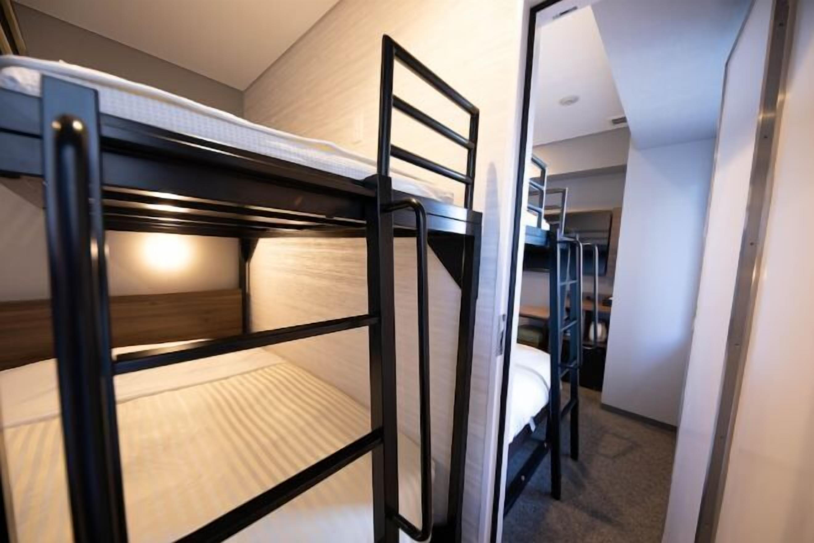 Desk, laptop workspace, soundproofing, free WiFi