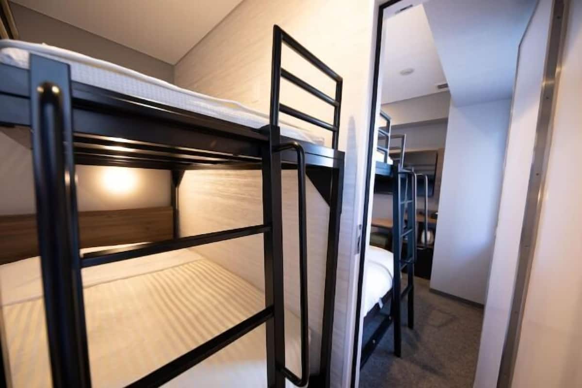 Desk, laptop workspace, soundproofing, free WiFi