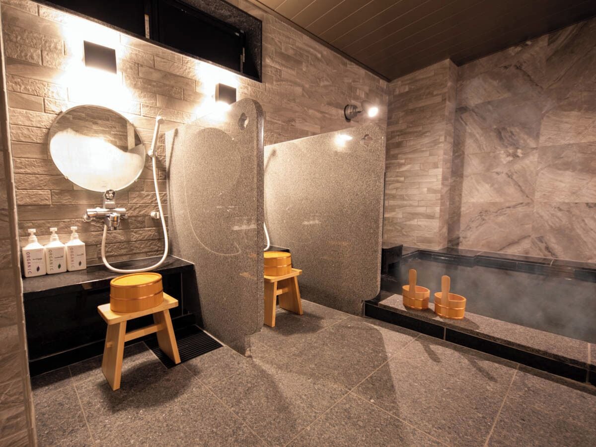 办公桌、笔记本电脑工作区、隔音、免费 WiFi