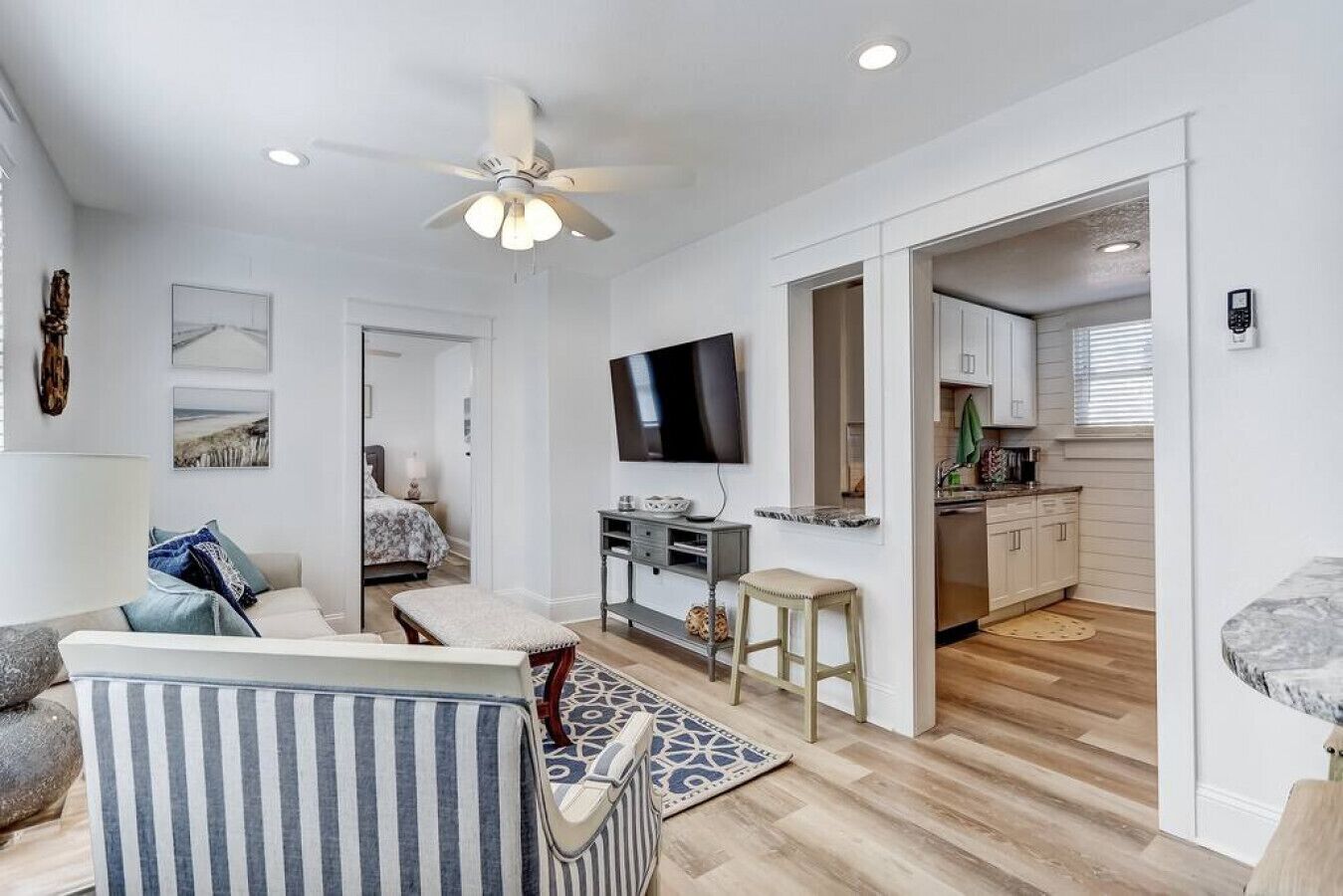 Fantastic Nightlife|8-10 Min walk form JAX Beach