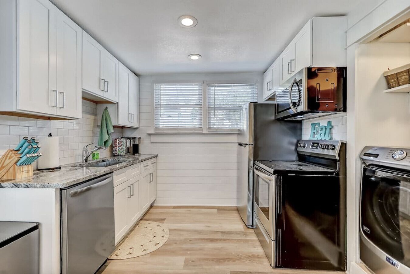 Fantastic Nightlife|8-10 Min walk form JAX Beach