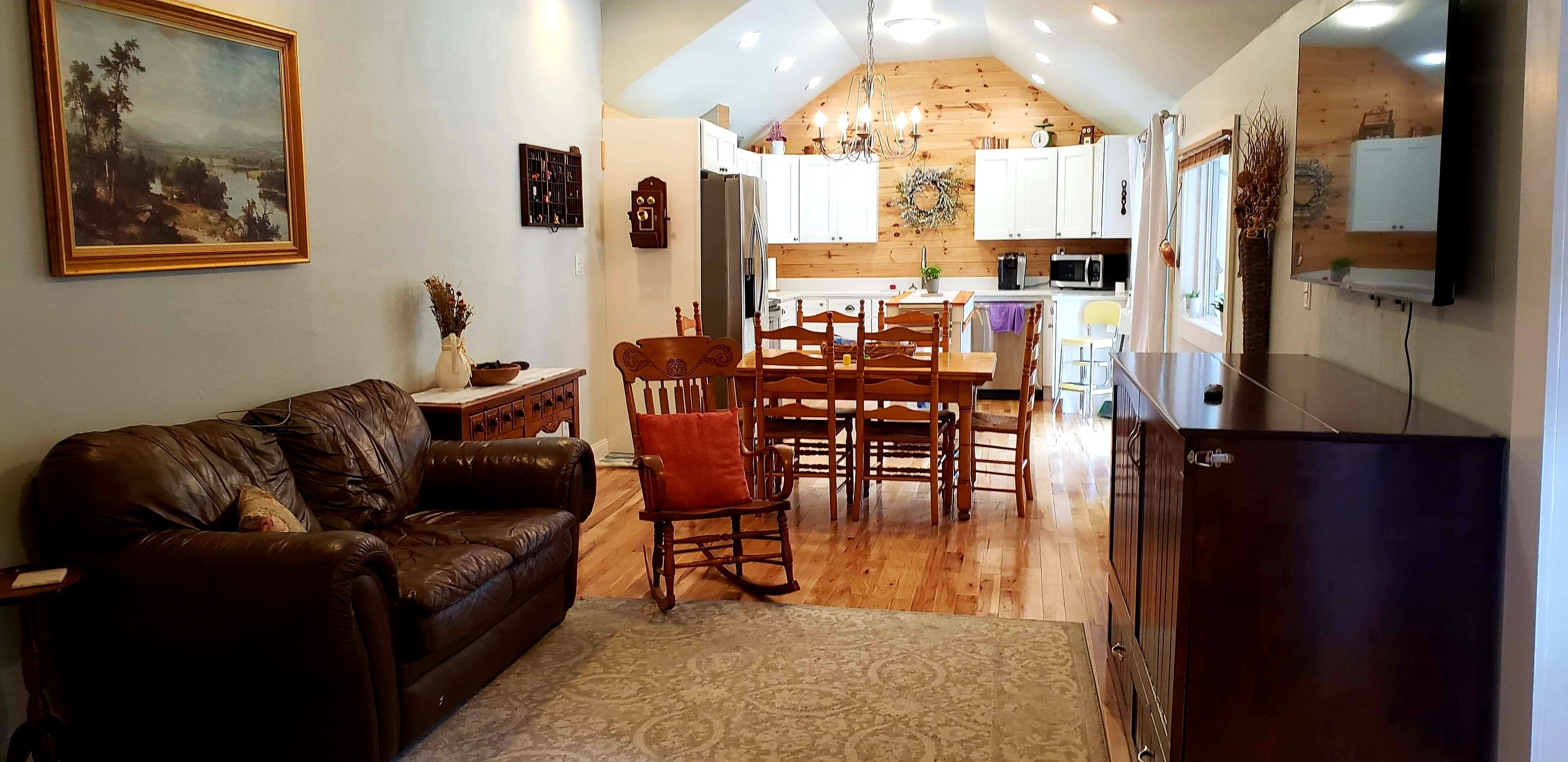 RiverBerry - Mountain Cottage on Riverfront - Secluded Comfort - Pets Stay Free!