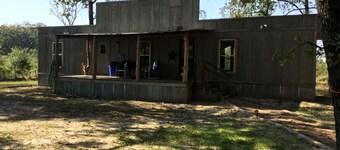 Privacy in the woods a half mile from Lake Fork public boat ramp. 