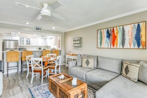Smart TV - Views, Two Pools, Brand New Bathrooms, Updated Furniture, Direct Beach Access! $300 in Free Tickets! (St. Augustine Beach)