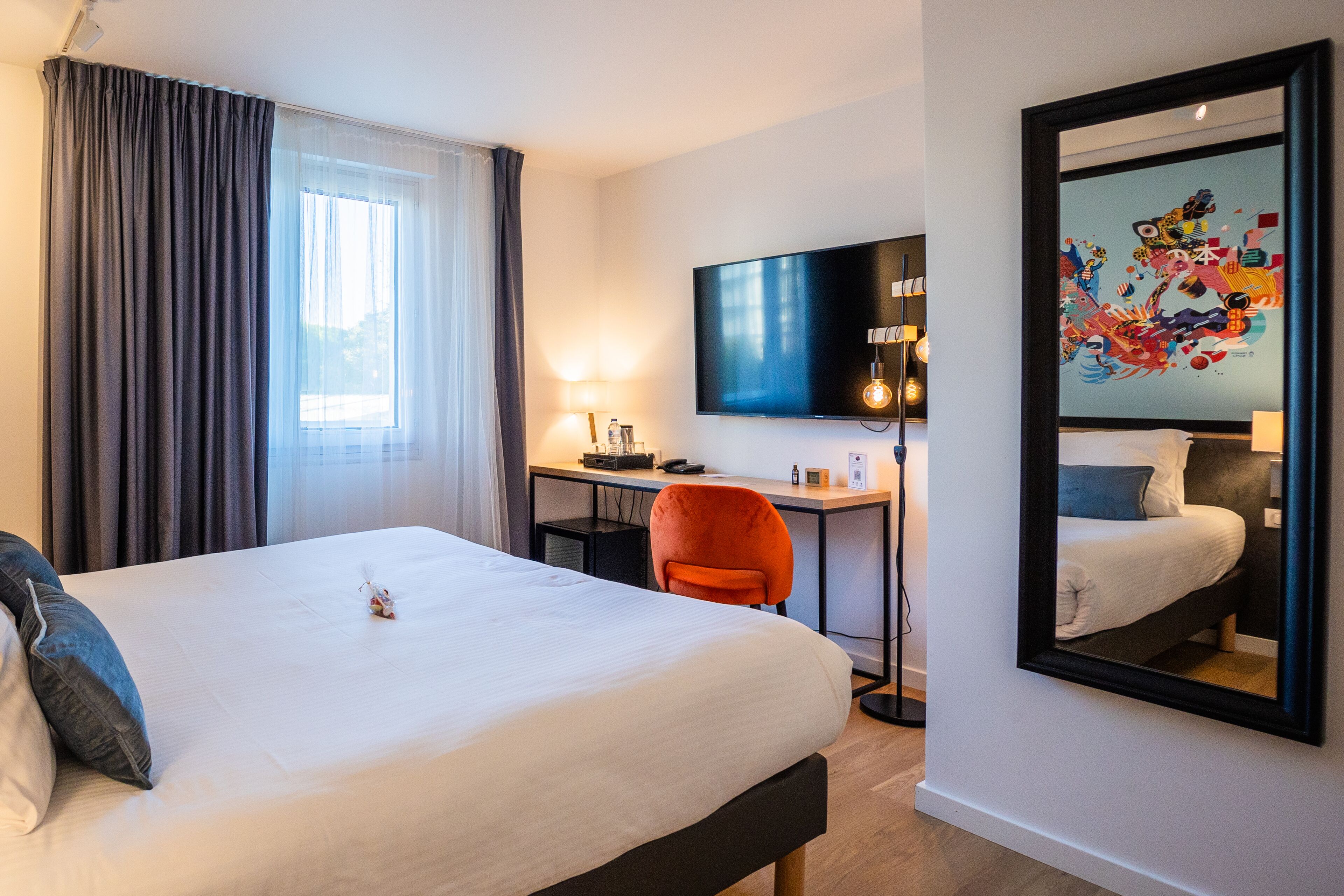 classic room | premium bedding, minibar, in-room safe, blackout curtains