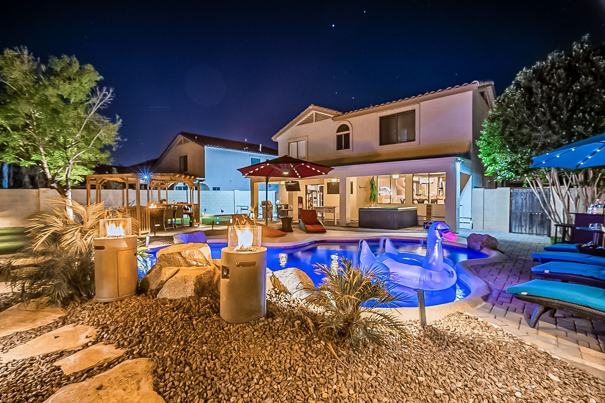 DUP-Awesome home minutes from State Farm Arena w/Heated Pool