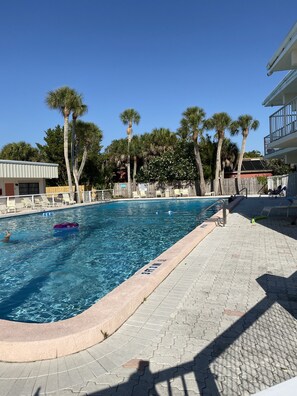 Outdoor pool - Beachfront Venice Casa de Villa (Venice)