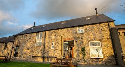 Bryn Lon: Pet-friendly rural retreat in Caergeiliog