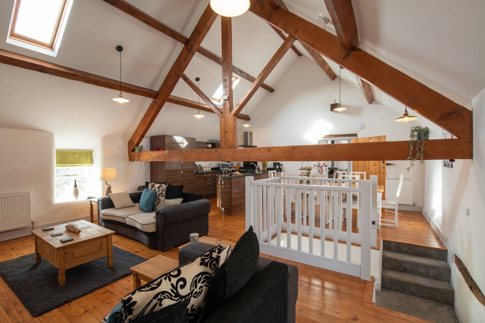 電視、壁爐、DVD 播放機