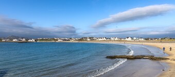 Bryn Lon Bach: Family-Friendly 2-Bed Cottage in Caergeiliog | Managed by Anglesey Holiday Lettings