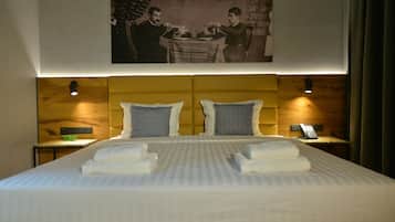 1 bedroom, hypo-allergenic bedding, minibar, in-room safe