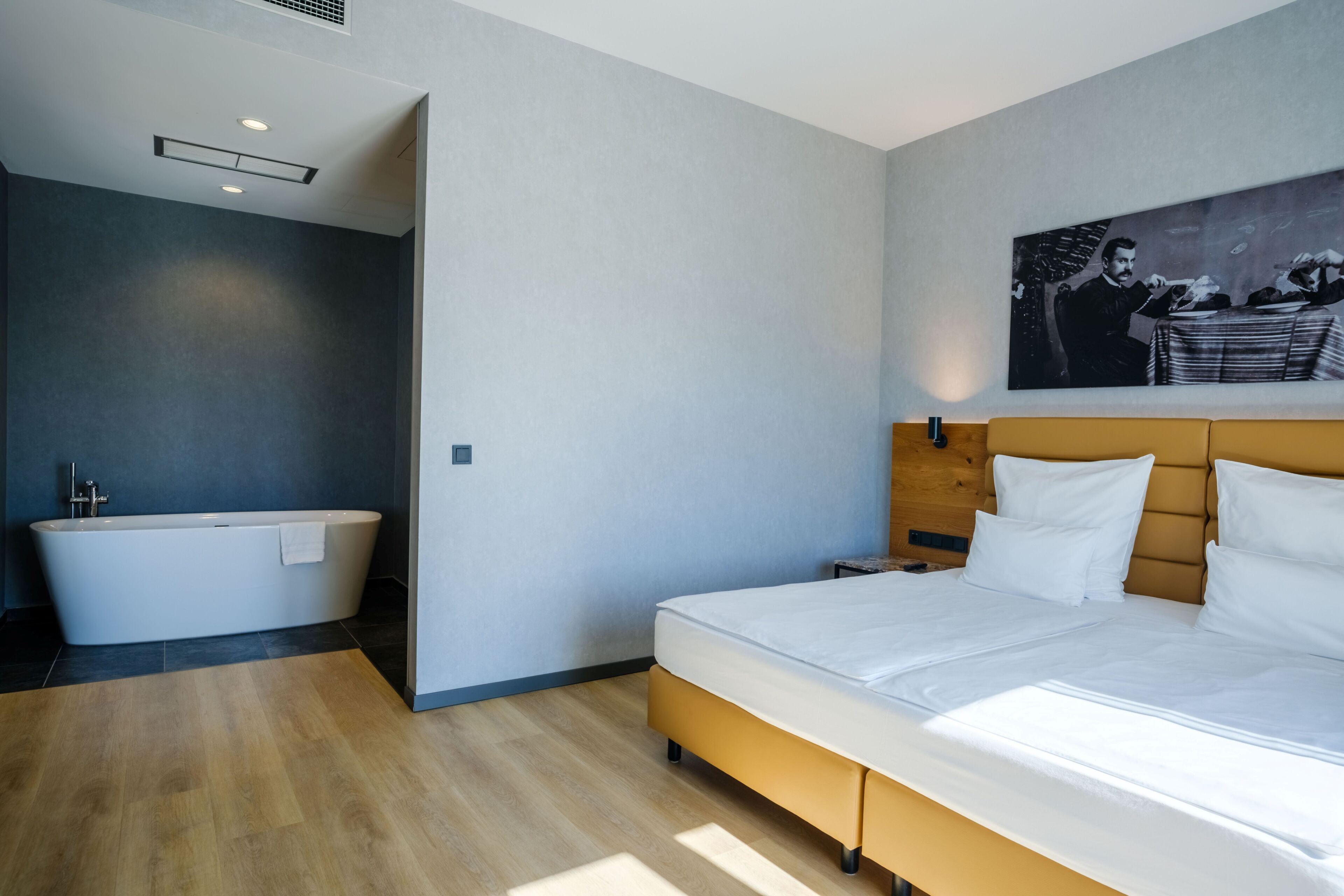 Hypo-allergenic bedding, minibar, in-room safe, desk