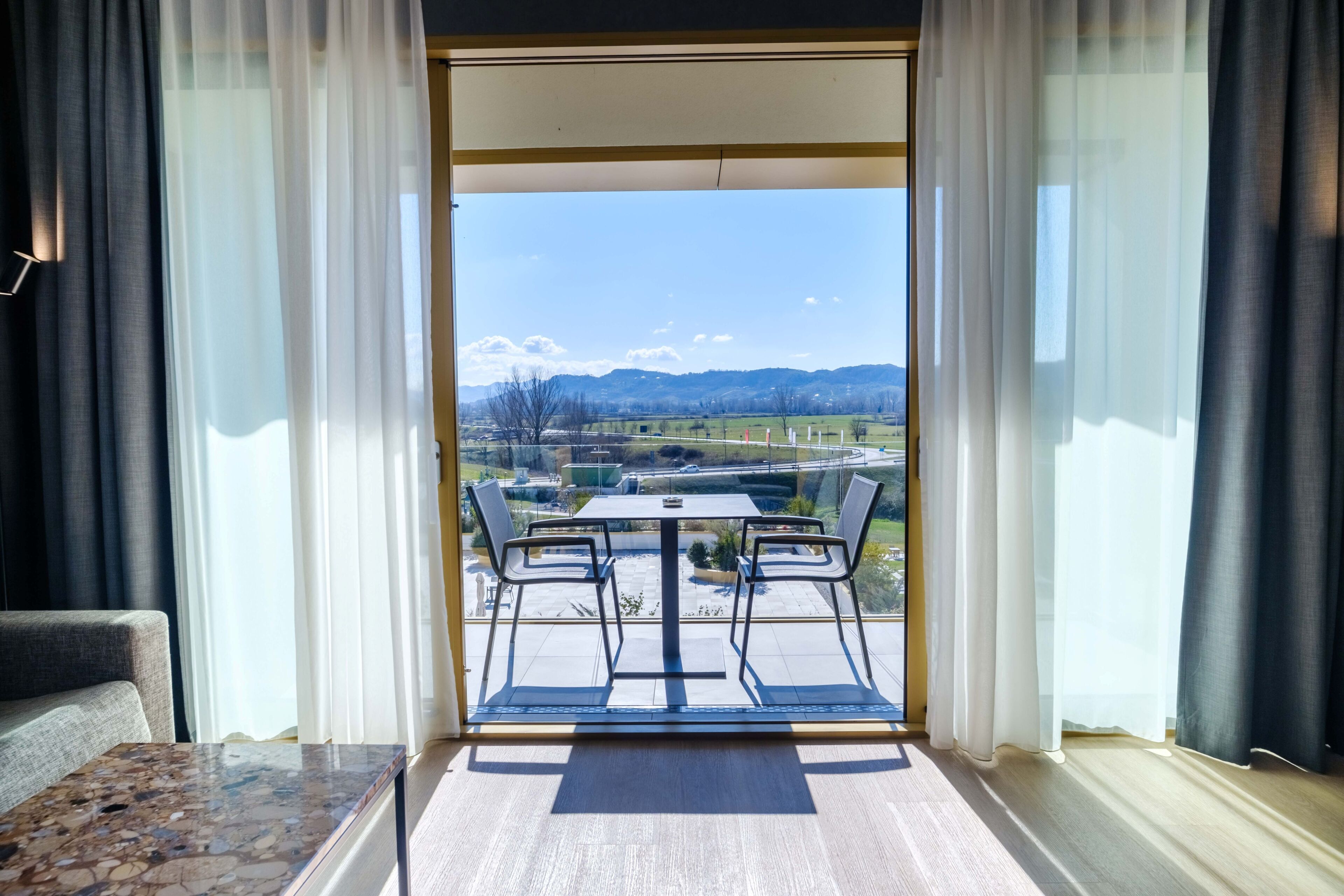 Suite | Literie hypoallergénique, minibar, coffre-fort, bureau