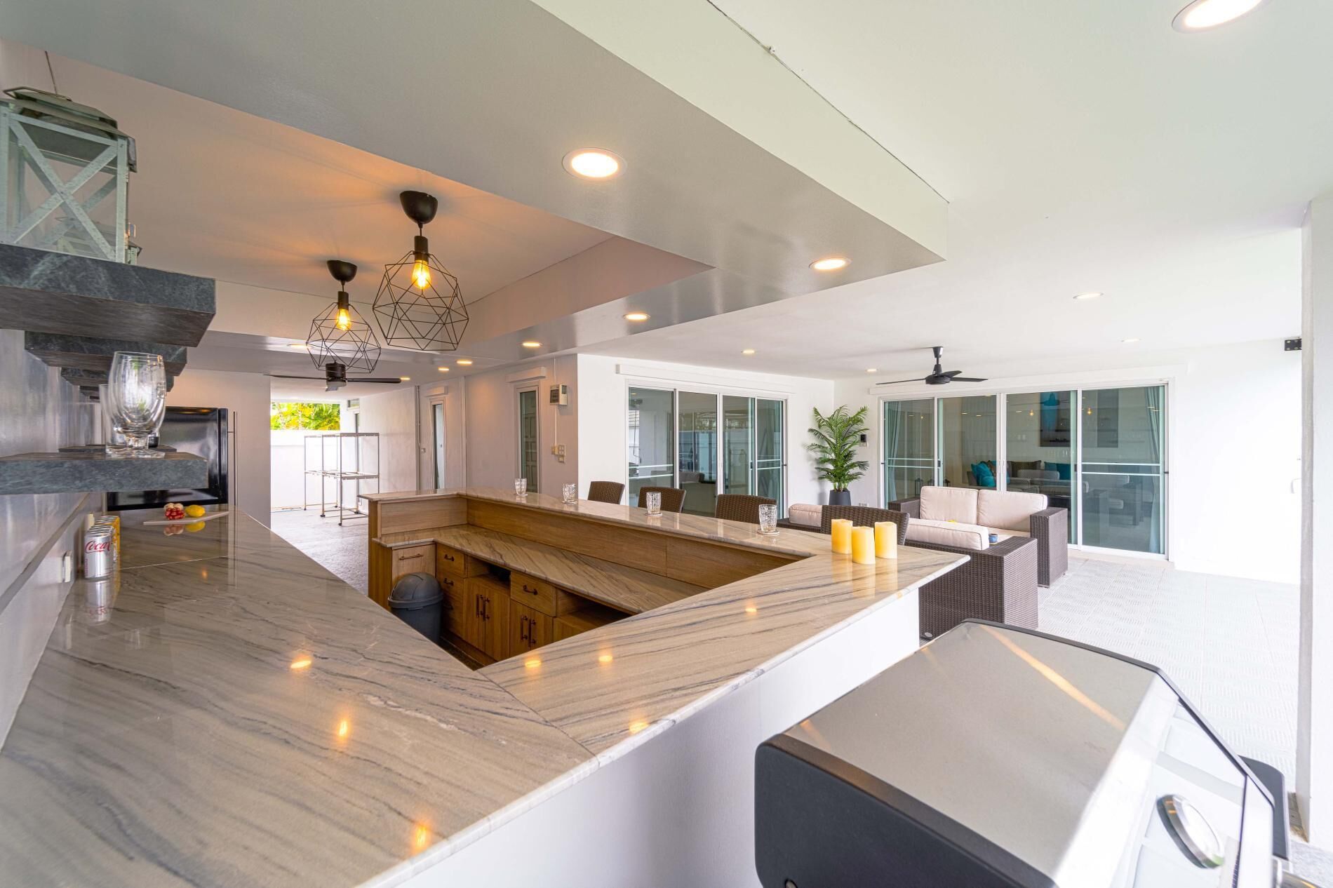 Family Villa | Private kitchen | Full-size fridge, microwave, oven, stovetop